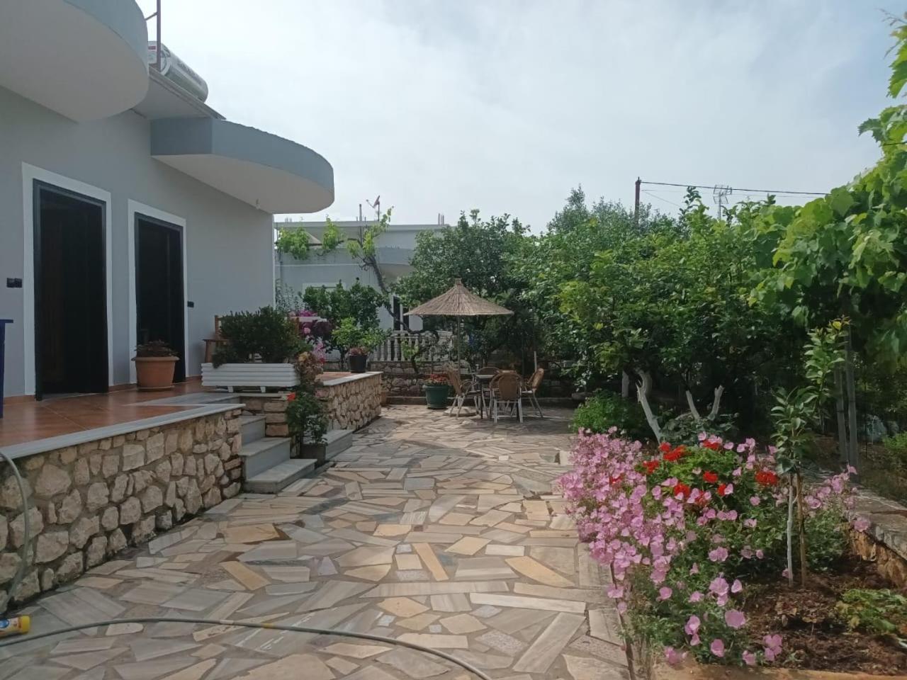 Vila Rexhaj Ksamil Exteriör bild
